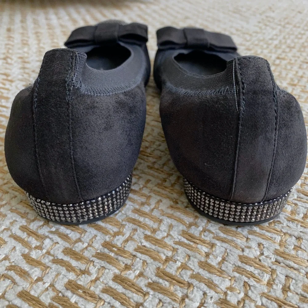 Stuart Weitzman Cabot Suede Studded Cup Bow Flats - 6-1/2 - Picture 7 of 10